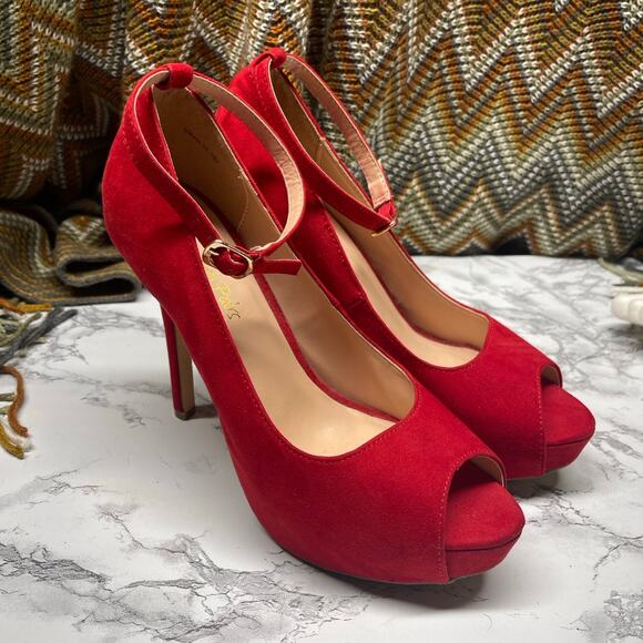 Dream Paris Women's Size 8 Red Suede Stiletto Pump High Heels  great Condition - Picture 1 of 8